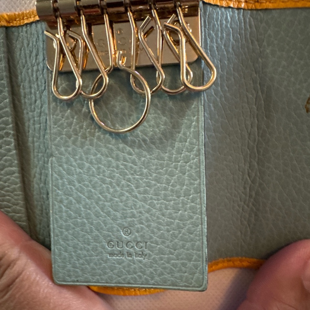 Gucci Mustard Leather Key Holder - Picture 3 of 6